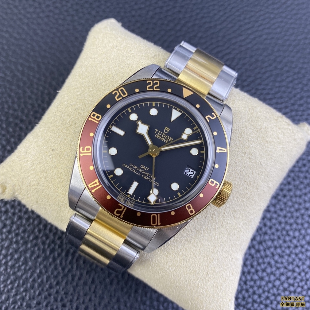 （市場最新最真版本）ZF「沙士圈」腕表，整體配色更加沈穩，彰顯復古型格。（腕表型號：M79833MN-0001）