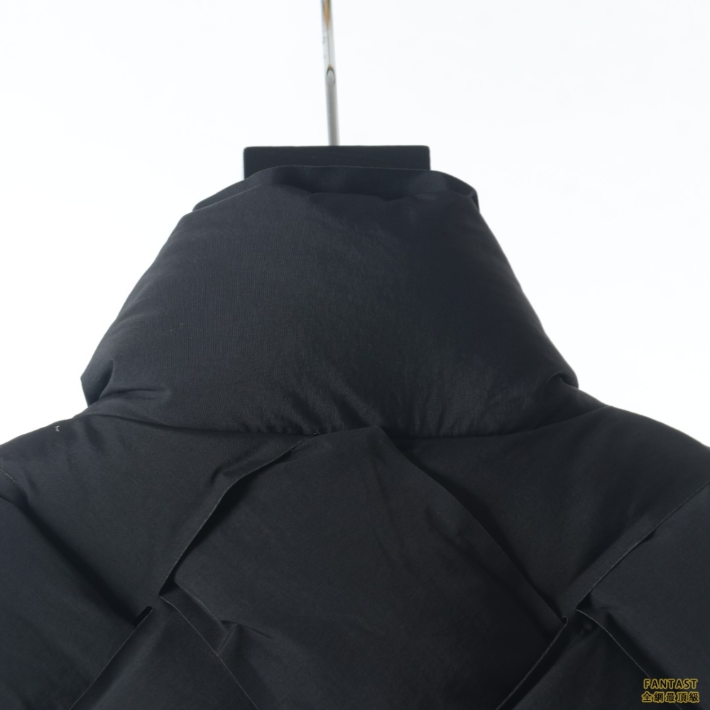 Bottega Veneta BV 21FW 編織羽絨馬甲