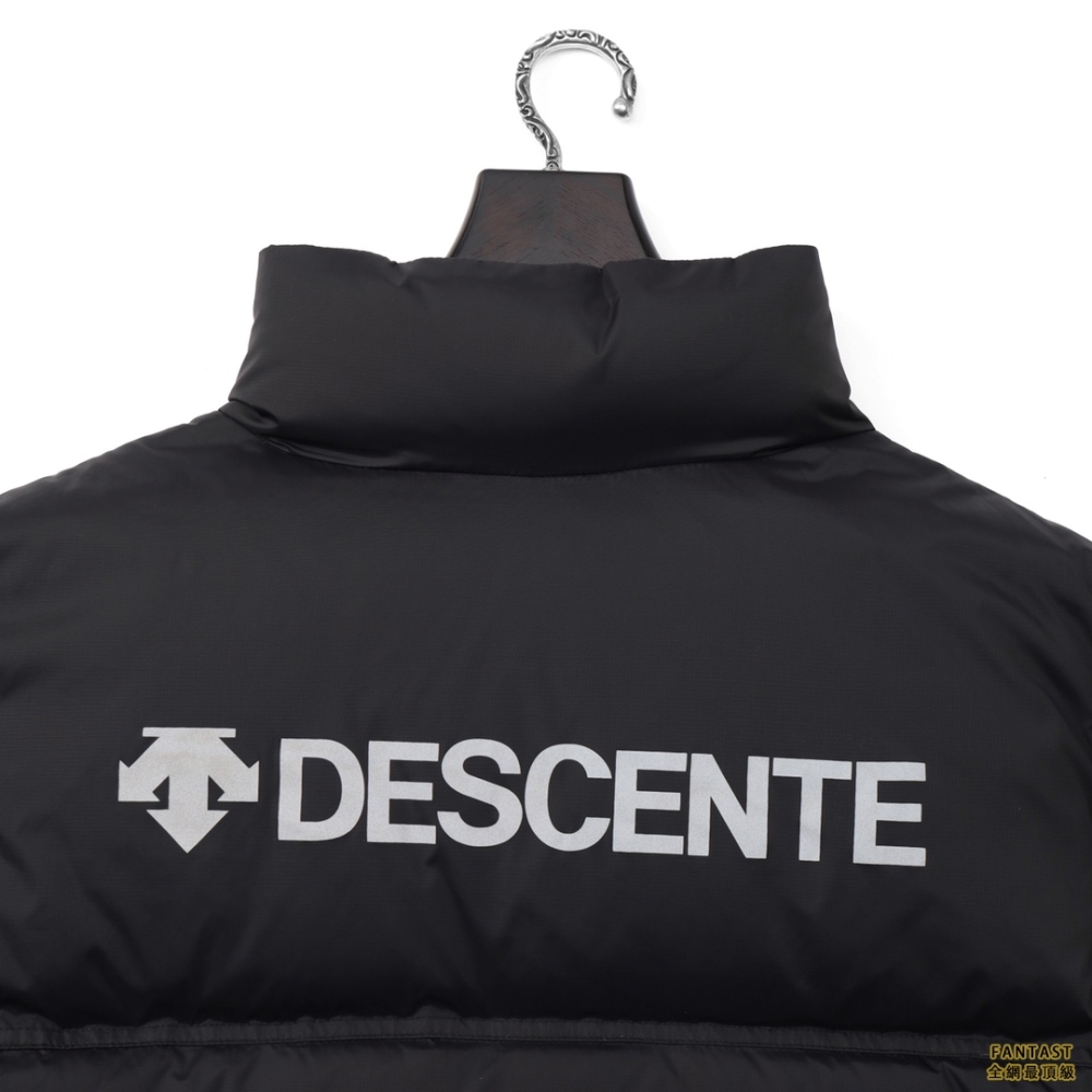 迪桑特✖️瑞士國家隊聯名運動羽絨服 