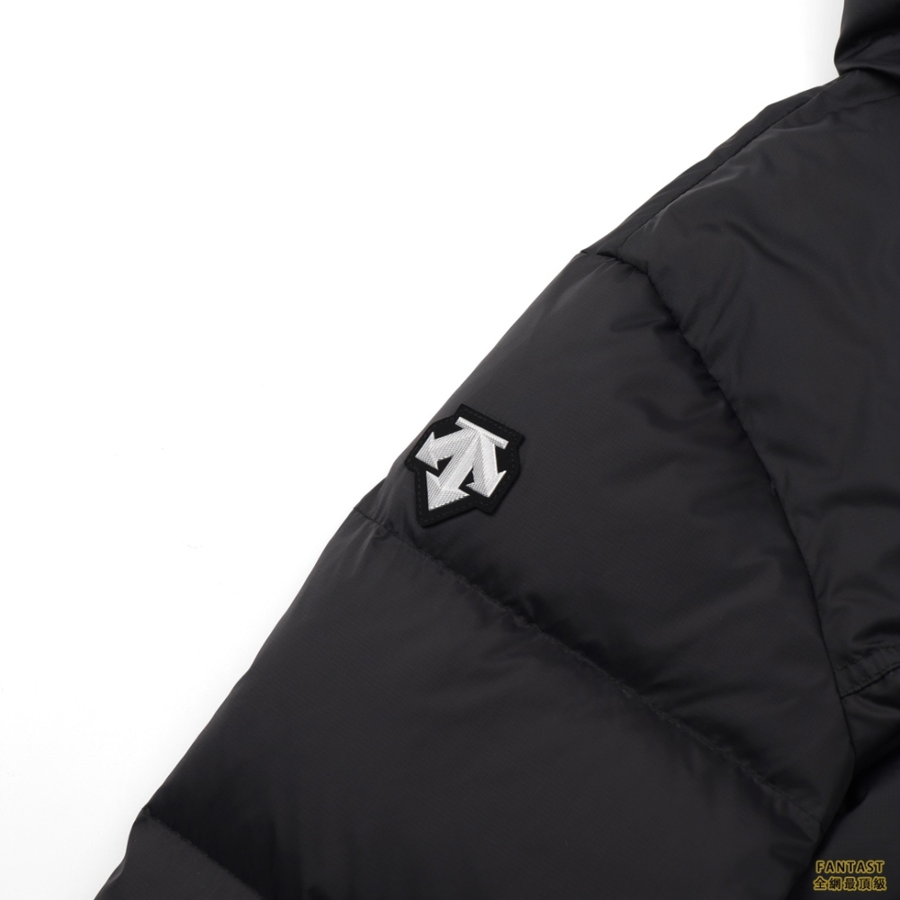 迪桑特✖️瑞士國家隊聯名運動羽絨服 