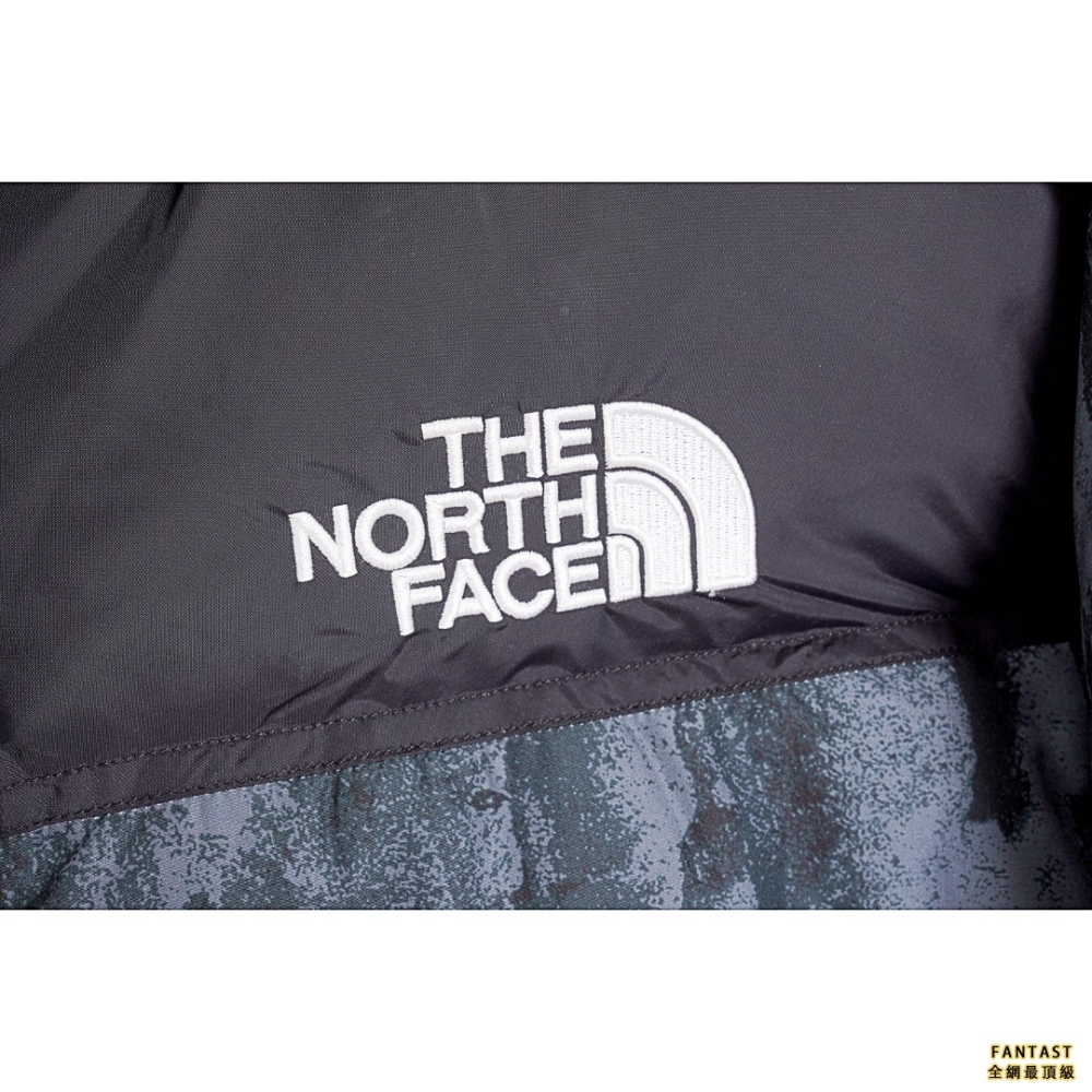 The North Face 1996 NUPTSE TNF 北面限量黑綠斑馬羽絨服