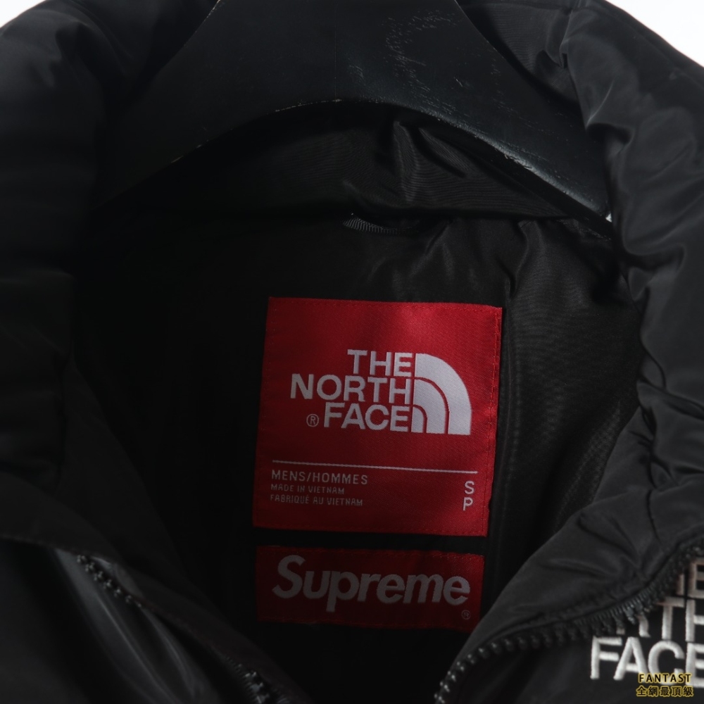 SUPREME / The north face北面 聯名不擇手段彈幕羽絨服