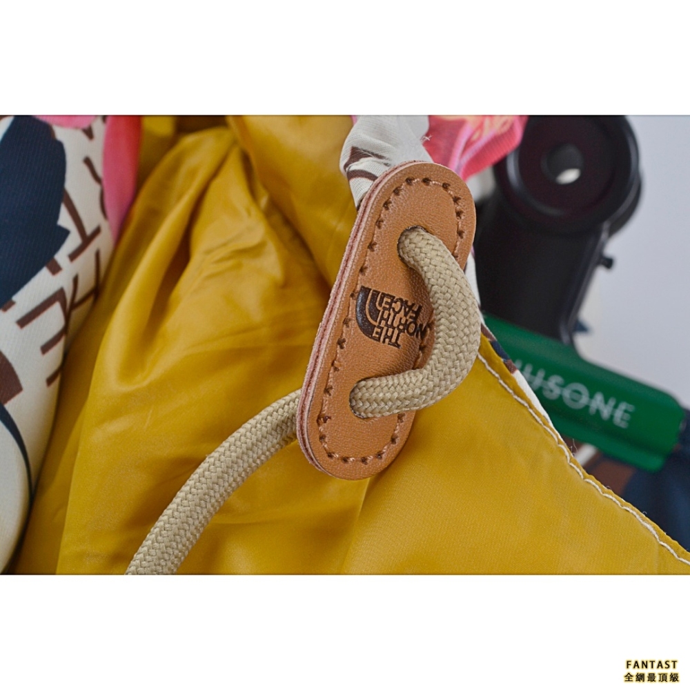 Gucci X The North face 聯名款 花卉馬蹄 連帽羽絨服