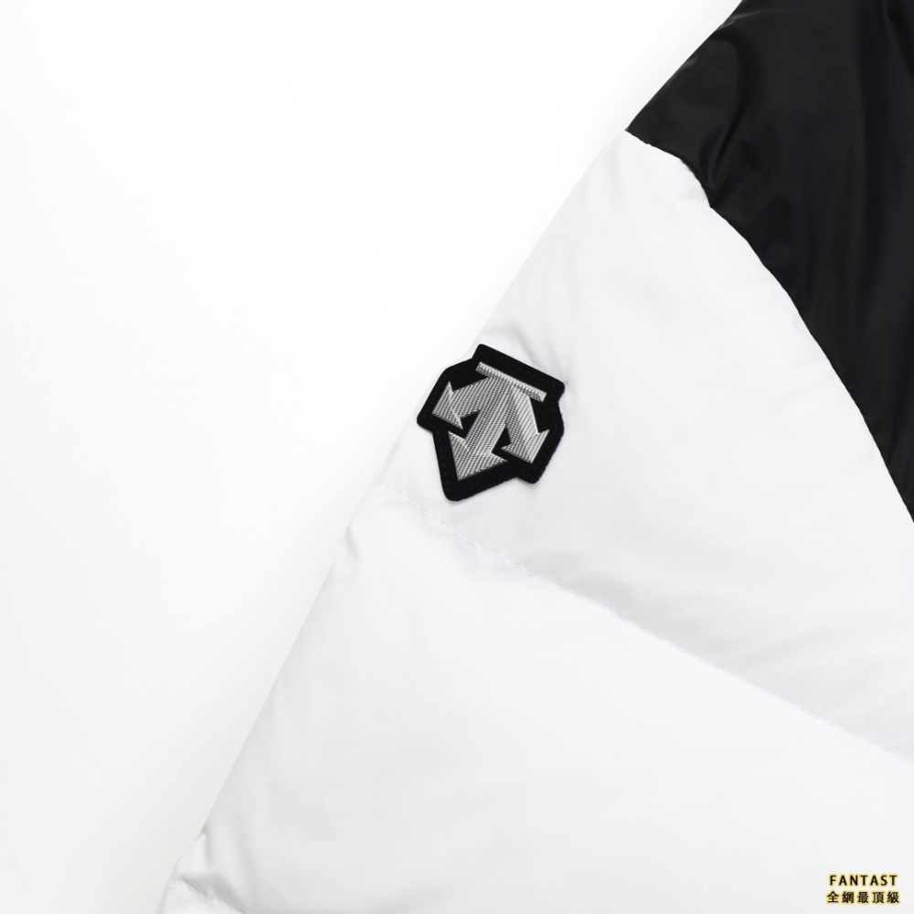 迪桑特✖️瑞士國家隊聯名運動羽絨服 