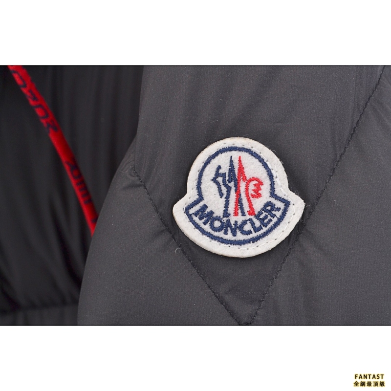 Moncler/蒙口 22Fw紅色線條羽絨服