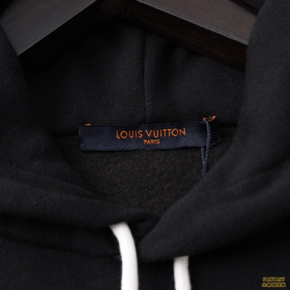 新品 1v 22新款別針帽衫