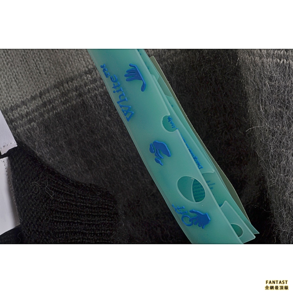 OFF WHITE 馬海毛毛衣