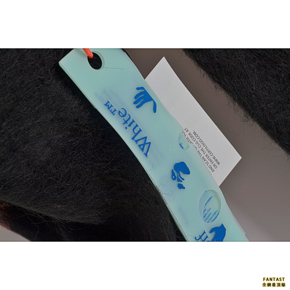 OFF WHITE 馬海毛毛衣