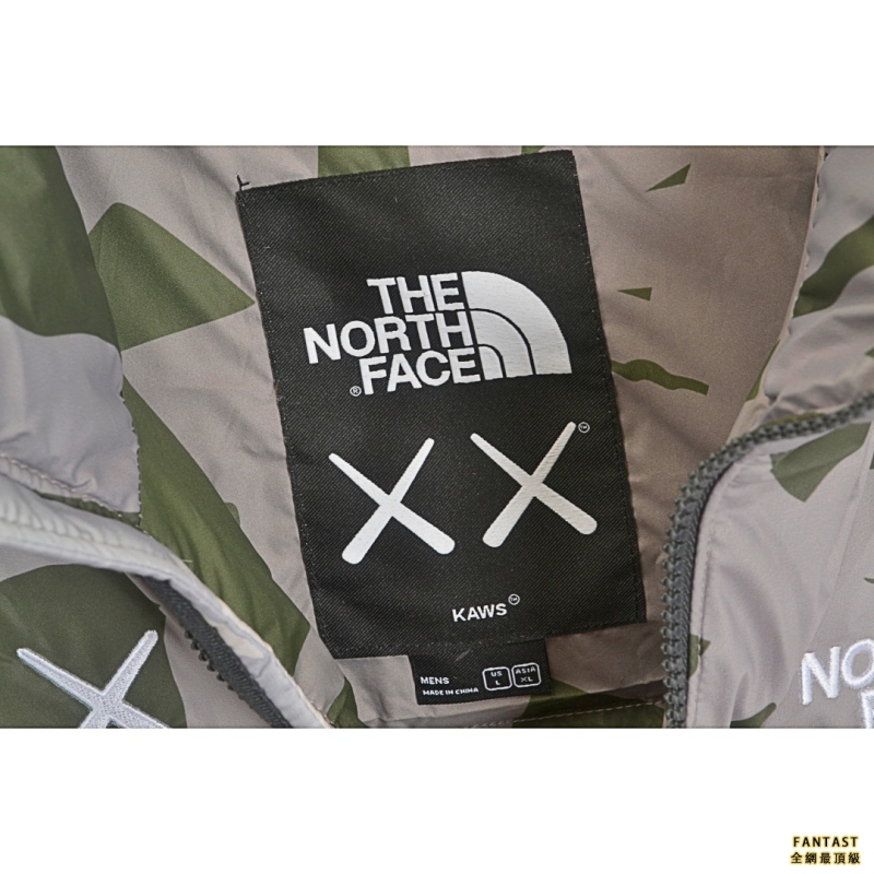 The North Face X KAWS聯名款1996美版羽絨服