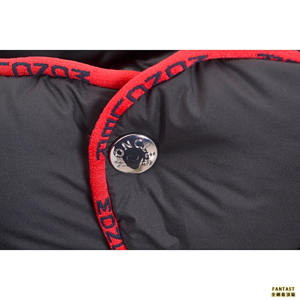 Moncler/蒙口 22Fw紅色線條羽絨服