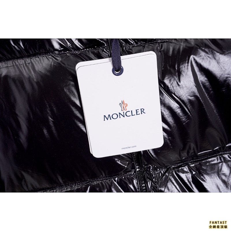 Moncler 蒙口 手臂徽標Logo立領衍縫拼接短款羽絨服（女款）