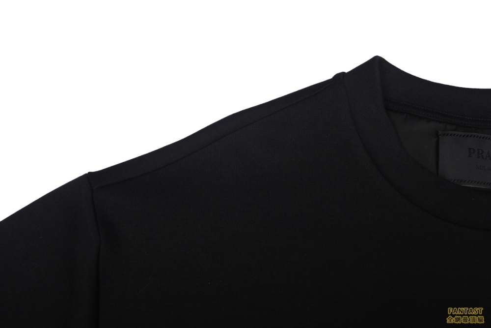 prada金屬標衛衣