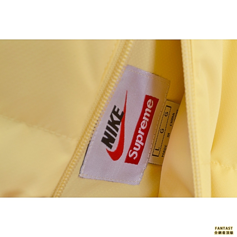 Supreme × Nike 聯名立領雙面穿羽絨服