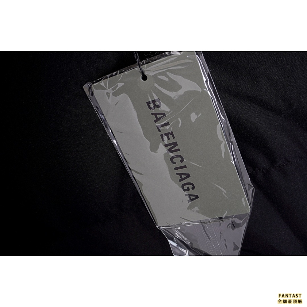 Balenciaga/巴黎世家 繭型立領鎖扣印花羽絨服