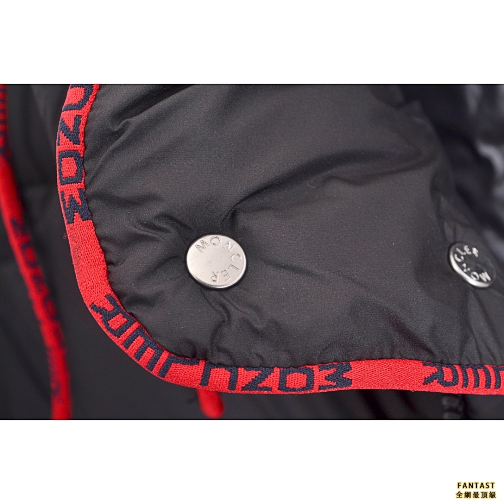 Moncler/蒙口 22Fw紅色線條羽絨服