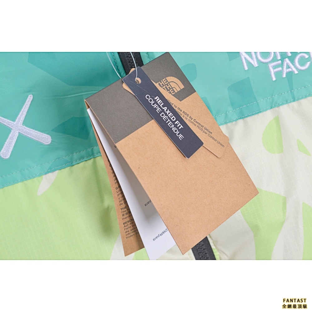The North Face X KAWS聯名款1996美版羽絨服