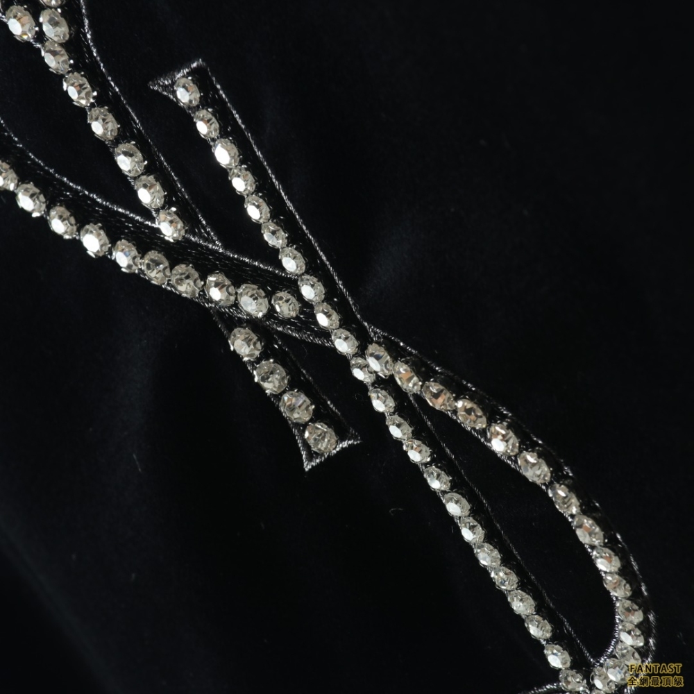 SLP聖羅蘭 新款後背燙鑽大衣