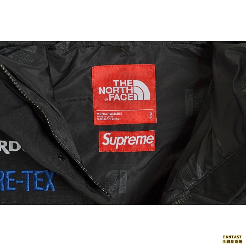 Supreme 18FW TNF Expedition Jacket 聯名拼色衝鋒衣