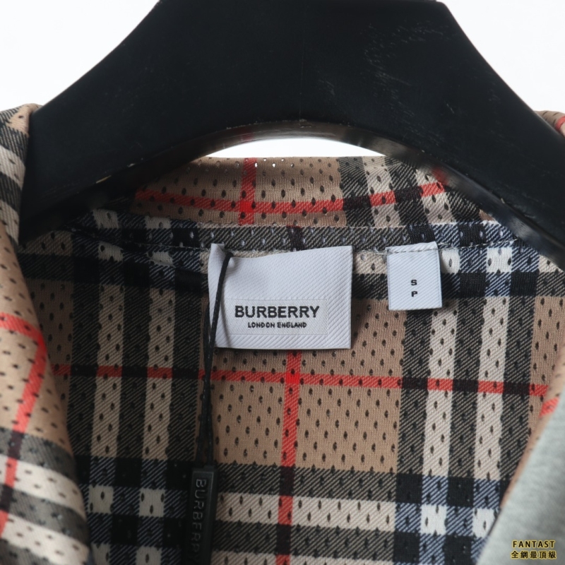 Burberry/巴寶莉 21Fw 硅膠徽標內里格紋連帽外套