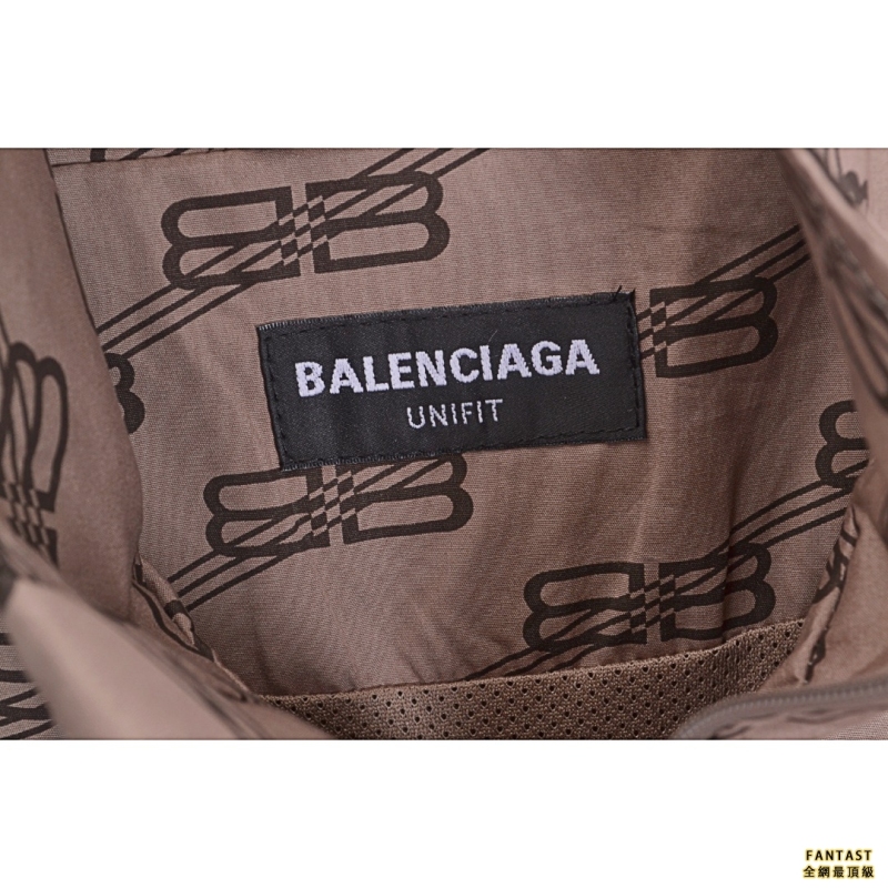 Balenciaga/巴黎世家 卡其滿印鎖扣衝鋒衣外套
