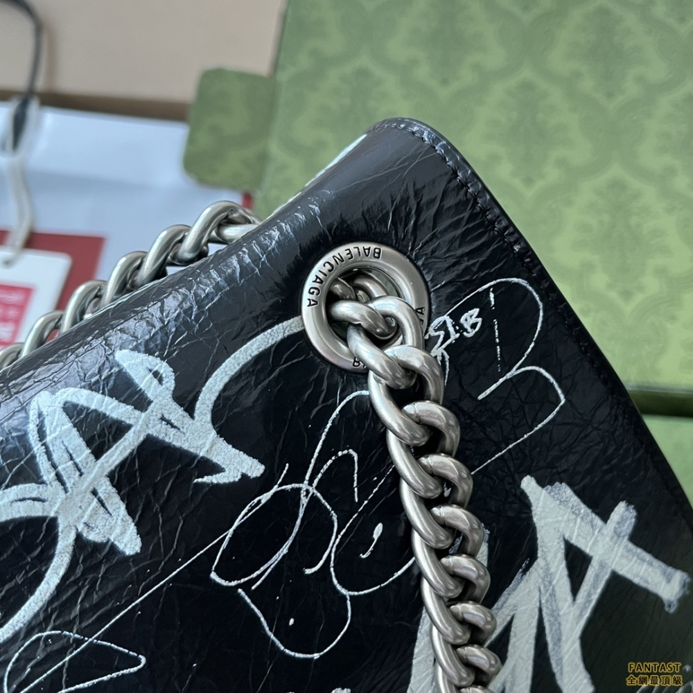 巴黎世家22年秋冬系列—Crush