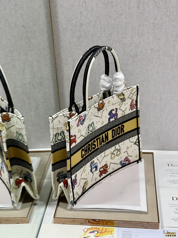 Dior book tote 购物袋 中號