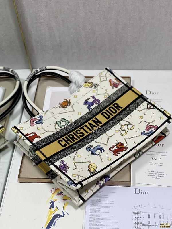 Dior book tote 购物袋 中號