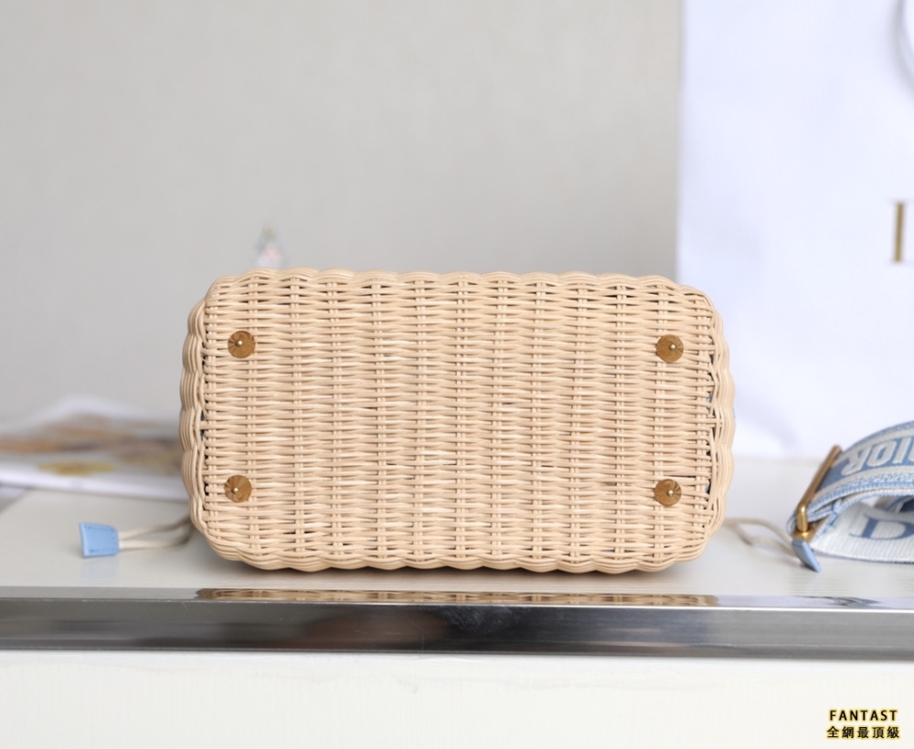 LADY DIOR 竹籃天藍色