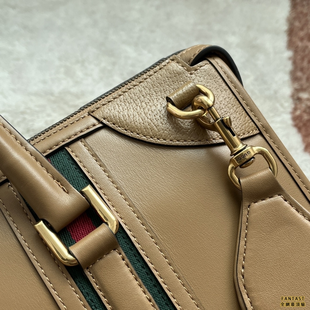 《Exquisite Gucci》系列手提包煥新演繹旅行包風格