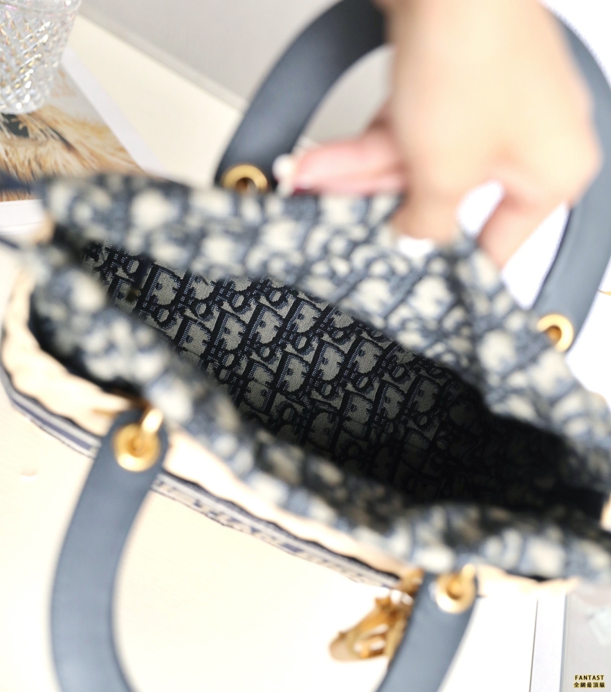 LADY DIOR 竹籃藍色