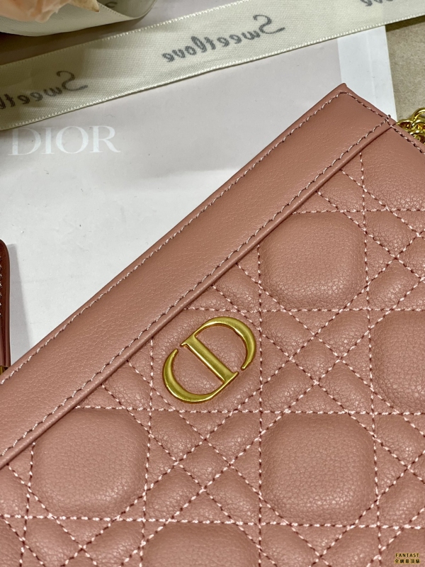  Dior Caro 拉链手拿包