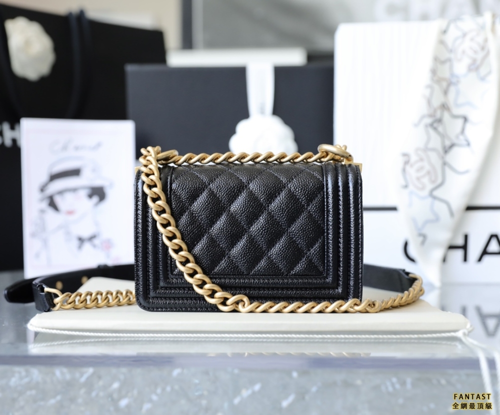 Chanel 22s｜春夏 當季最愛Mini Leboy黑色