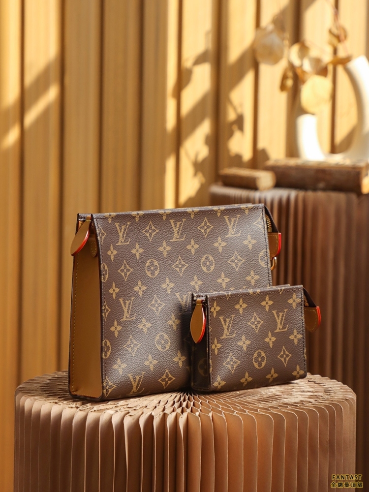 LV 路易威登 TOILETRY26新款洗漱包 #M81412