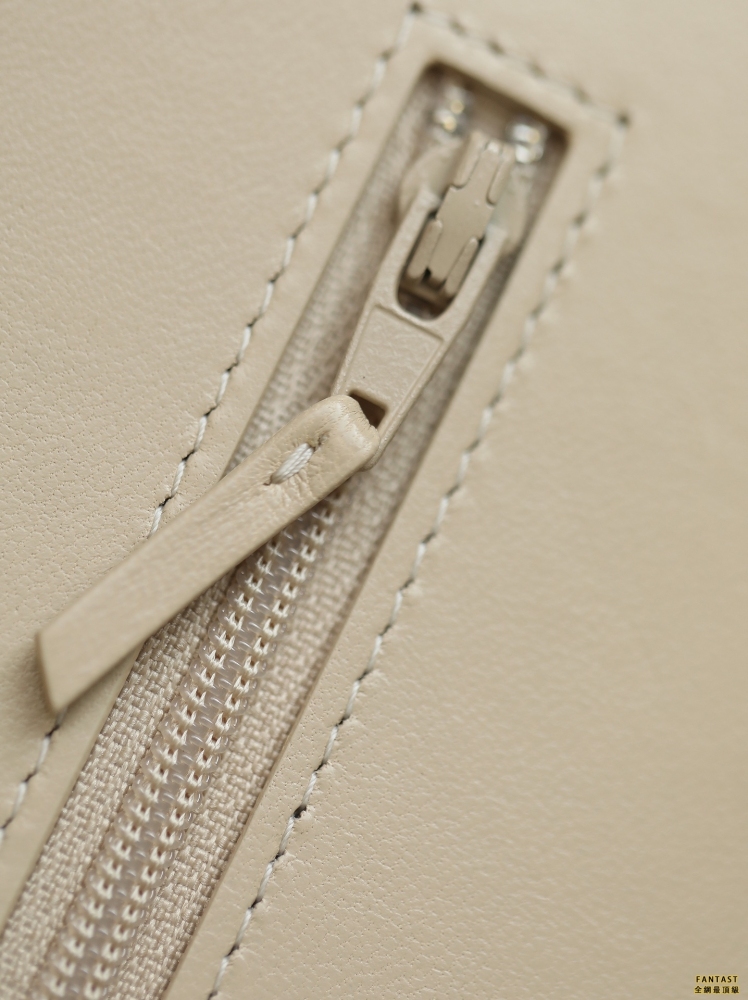 CHANEL22c早春新款 最新啞銀扣19WOC淺杏