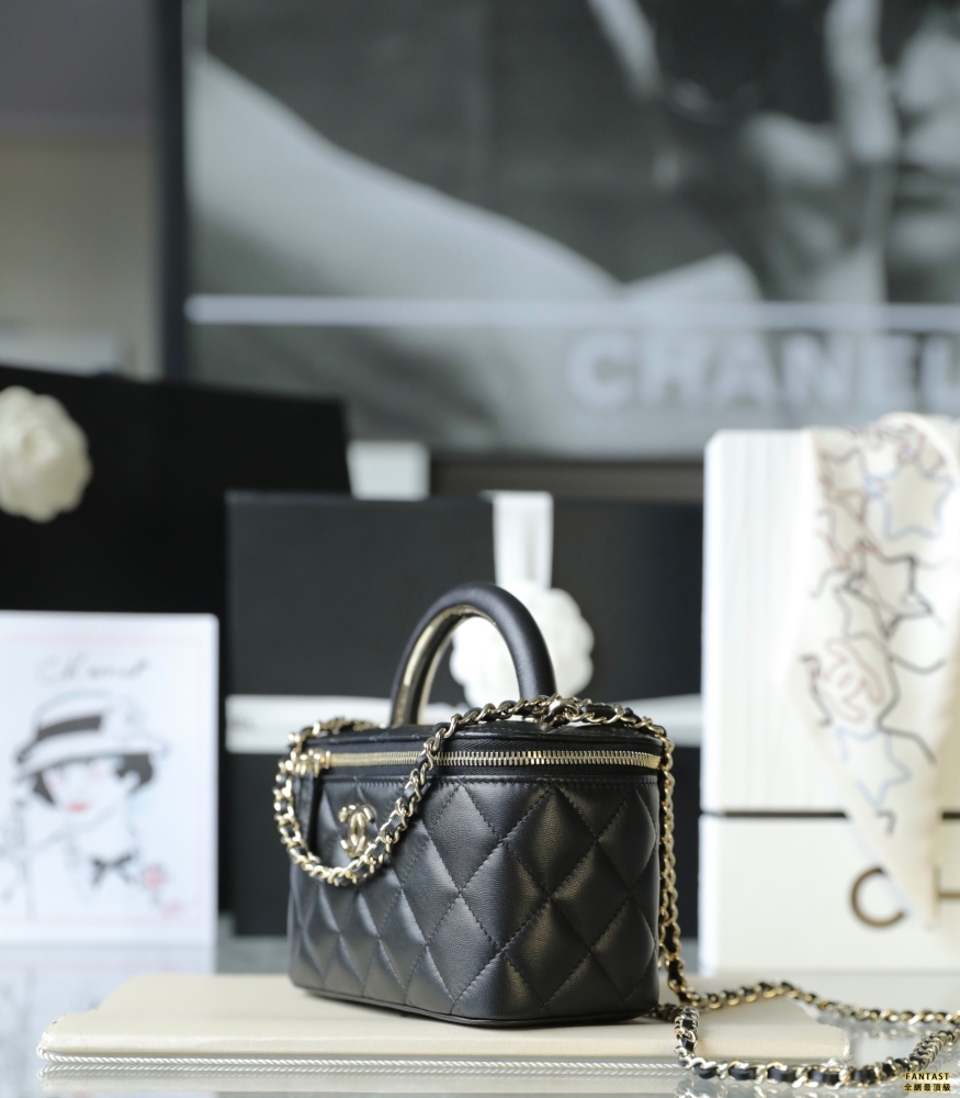 CHANEL 22A手工坊 手柄長盒子化妝包 黑色