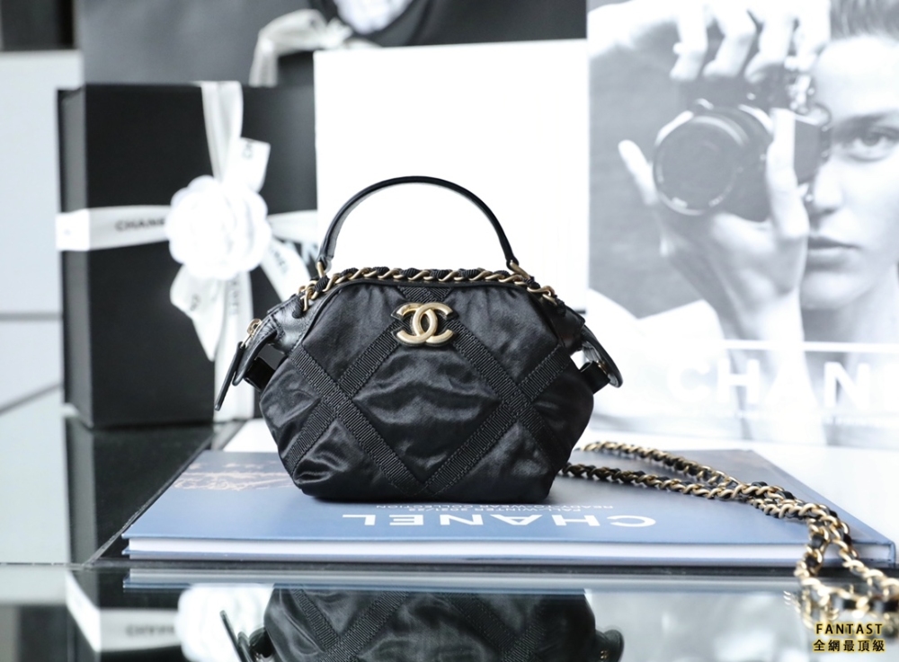 CHANEL｜22p 春夏系列 mini餃子包/尼龍餃子包 黑色