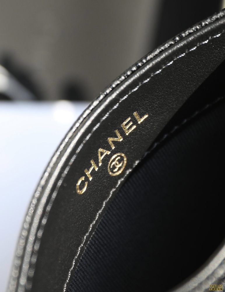 CHANEL 22s｜春夏 滿鑽雙