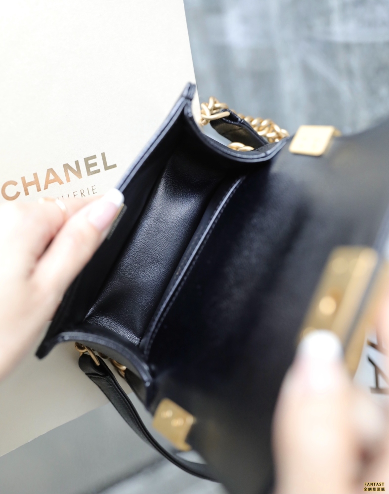 Chanel 22s｜春夏 當季最愛Mini Leboy黑色