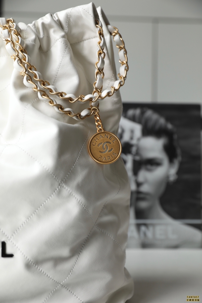 Chanel 22s | 白色/黑扣 22bag大號