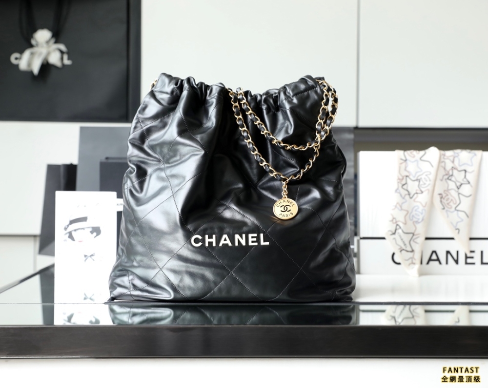 Chanel 22s|  黑色白扣 22bag小號