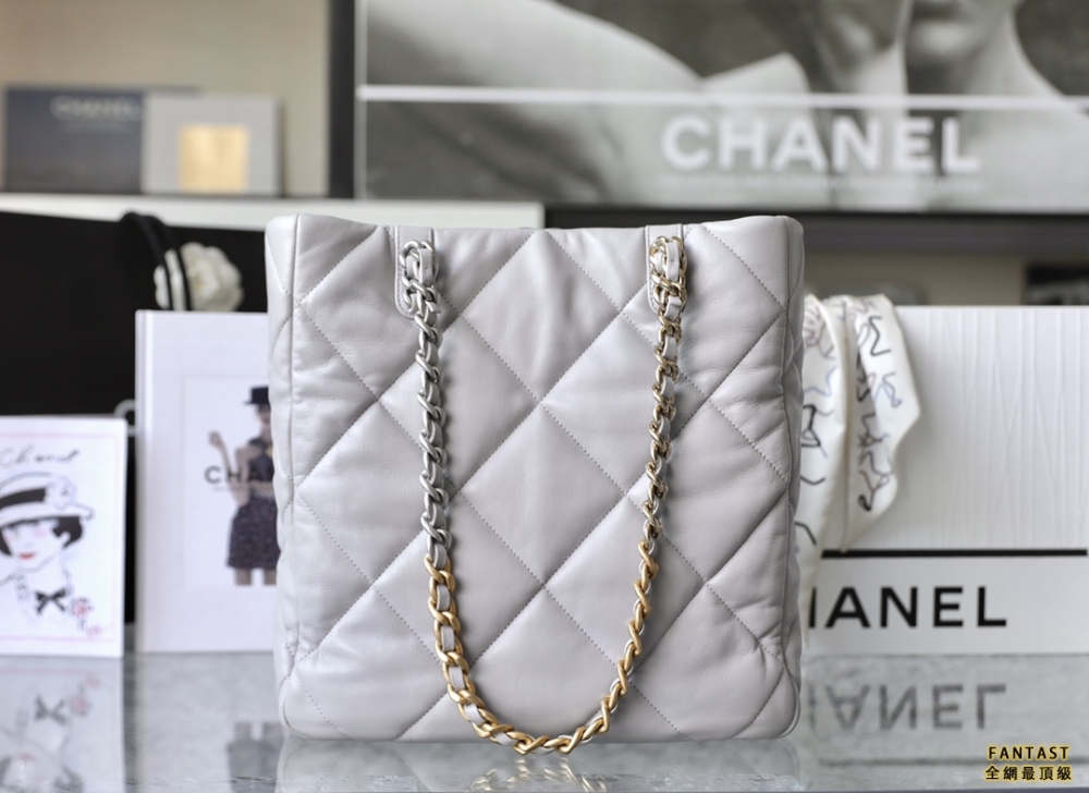 Chanel22/23秋冬 ShoppingBag19購物袋 淺灰