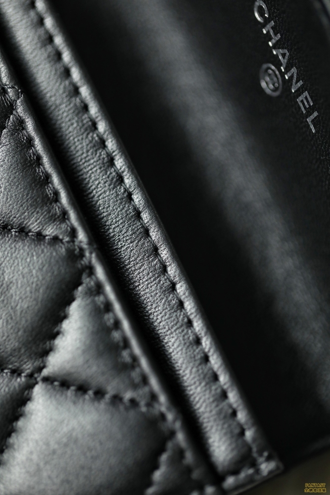 CHANEL CLASSIC 翻蓋零錢包 CF細膩羊皮卡套 黑銀