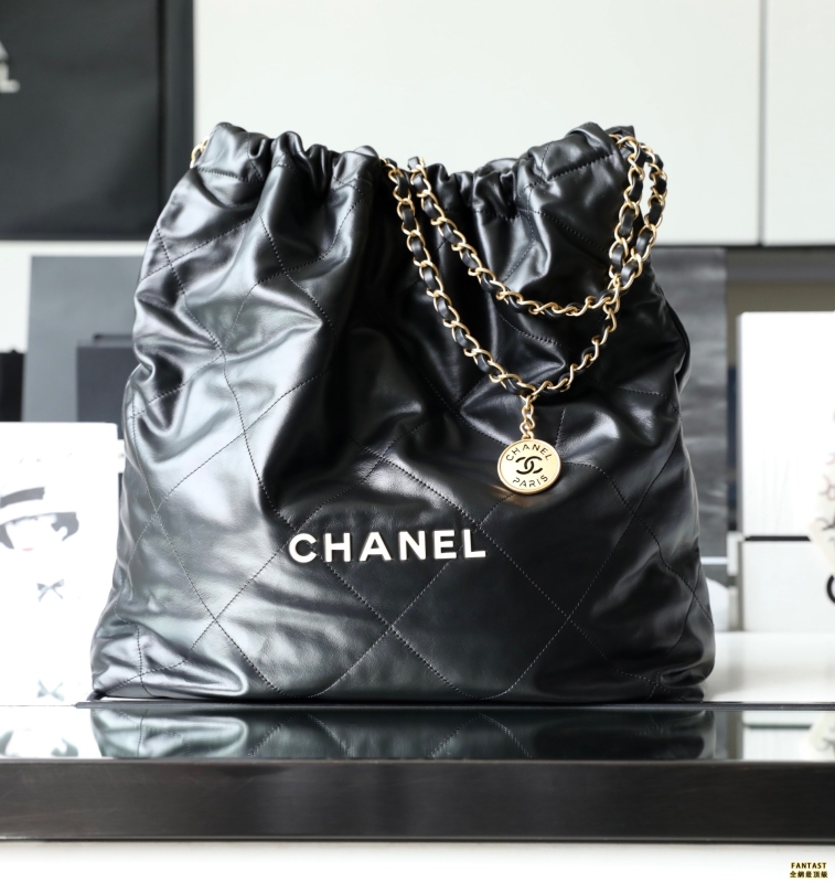 Chanel 22s|  黑色白扣 22bag小號