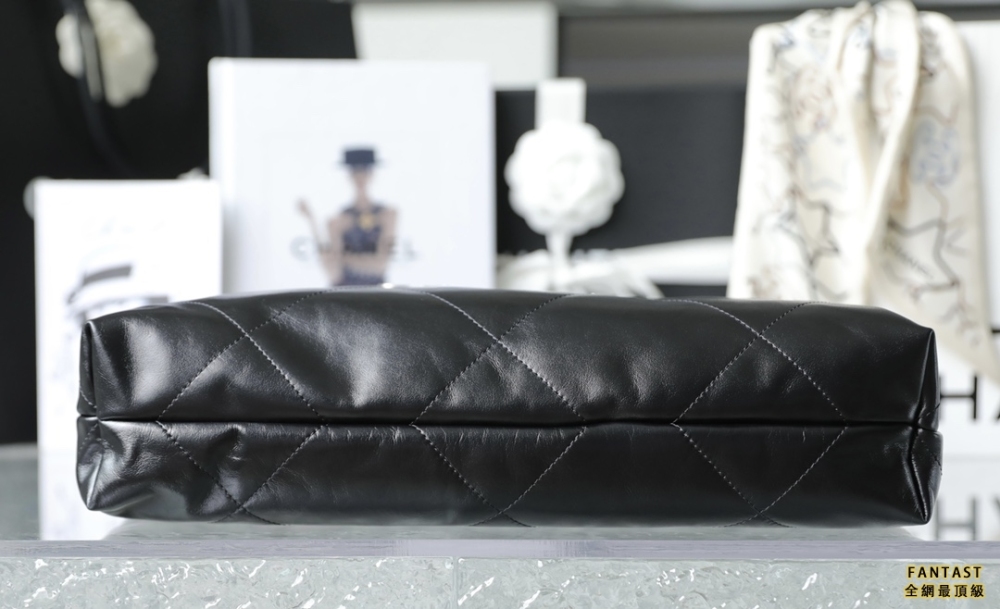 Chanel 22s|  黑色 22bag 中號