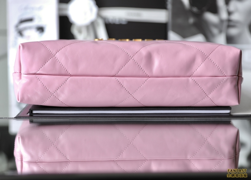 Chanel 22s|  粉色金扣 22bag小號