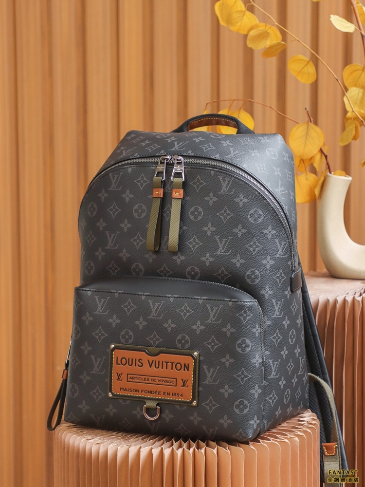 LV 路易威登 DISCOVERY 雙肩包  M45218