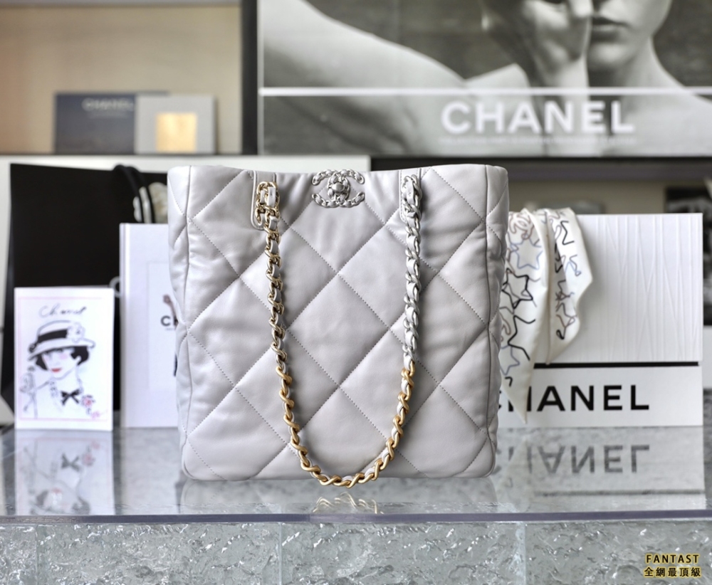 Chanel22/23秋冬 ShoppingBag19購物袋 淺灰