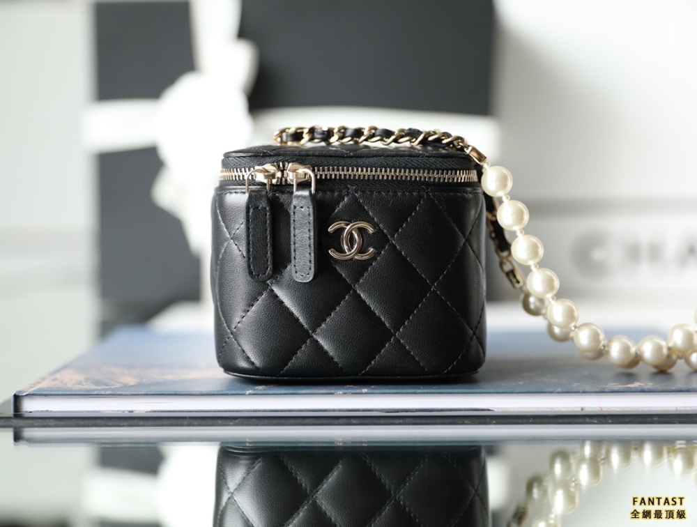 CHANEL22P春夏 珍珠鏈條小盒子包 黑色