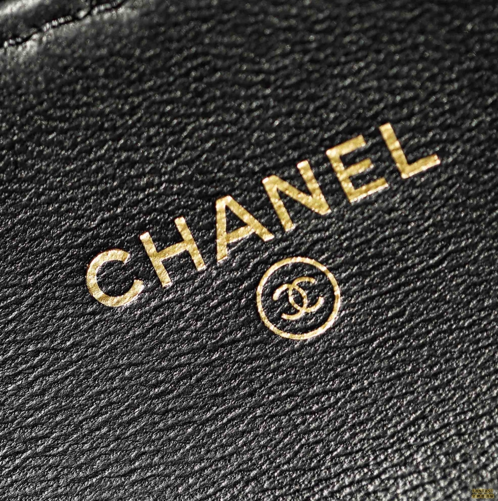 CHANEL CLASSIC 翻蓋零錢包 CF細膩羊皮卡套 黑金