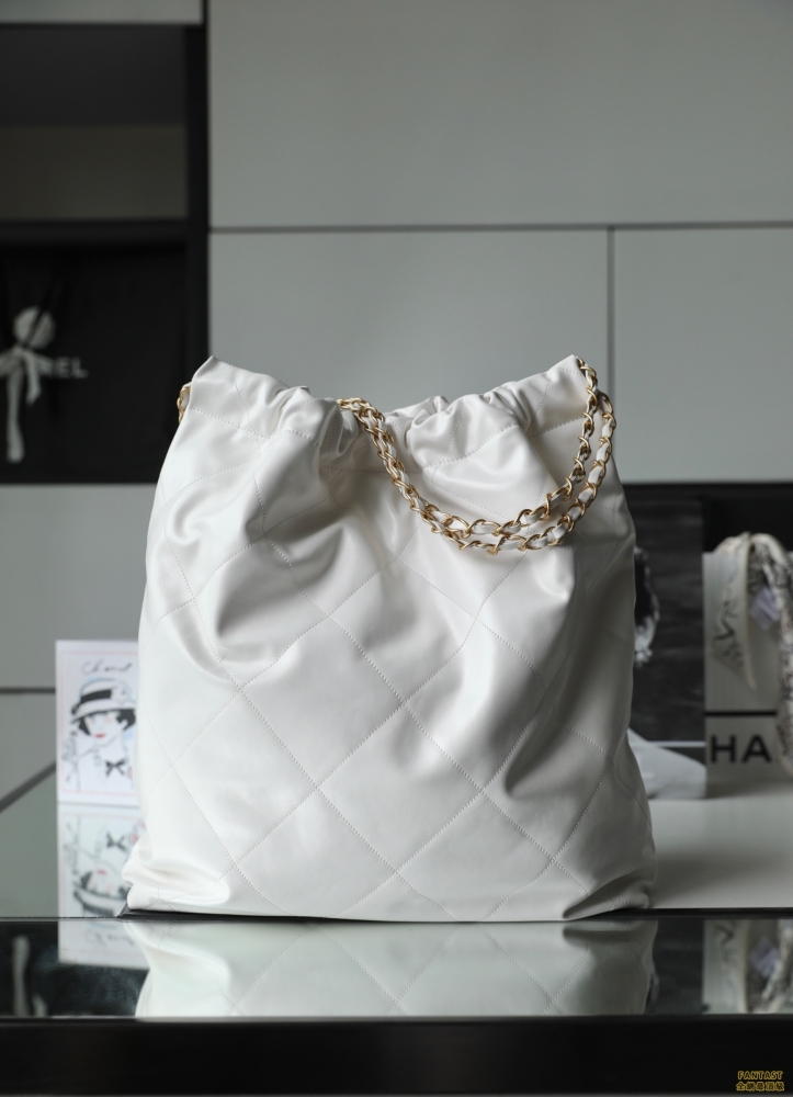 Chanel 22s|  白色金扣 22bag中號